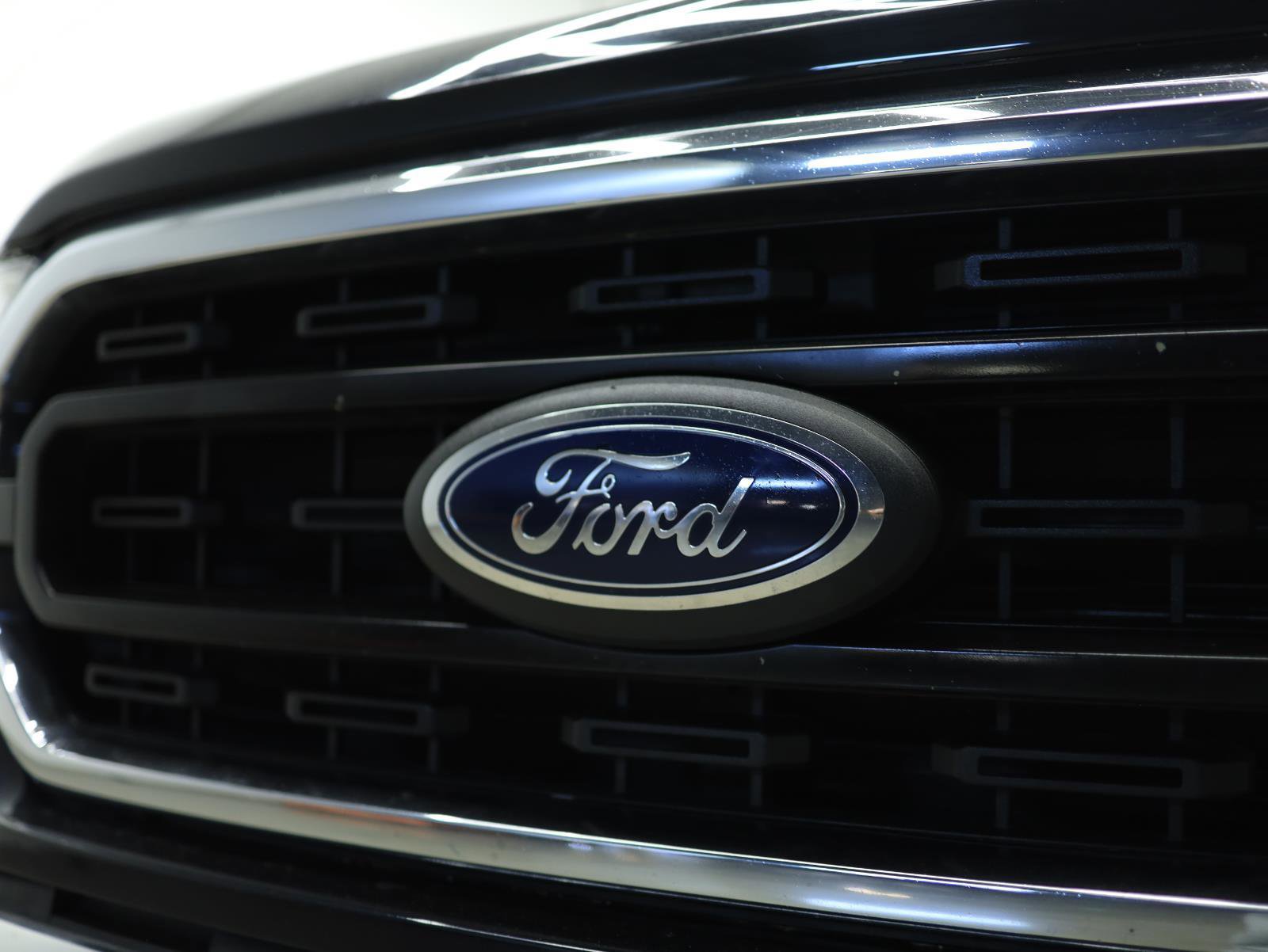 Used 2022 Ford F150 XLT w/ Trailer Tow Package image 17