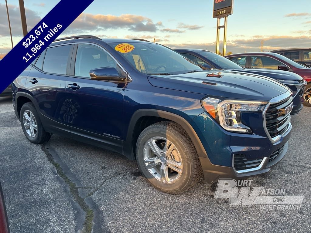 Used 2022 GMC Terrain SLE w/ Driver Convenience Package image 8