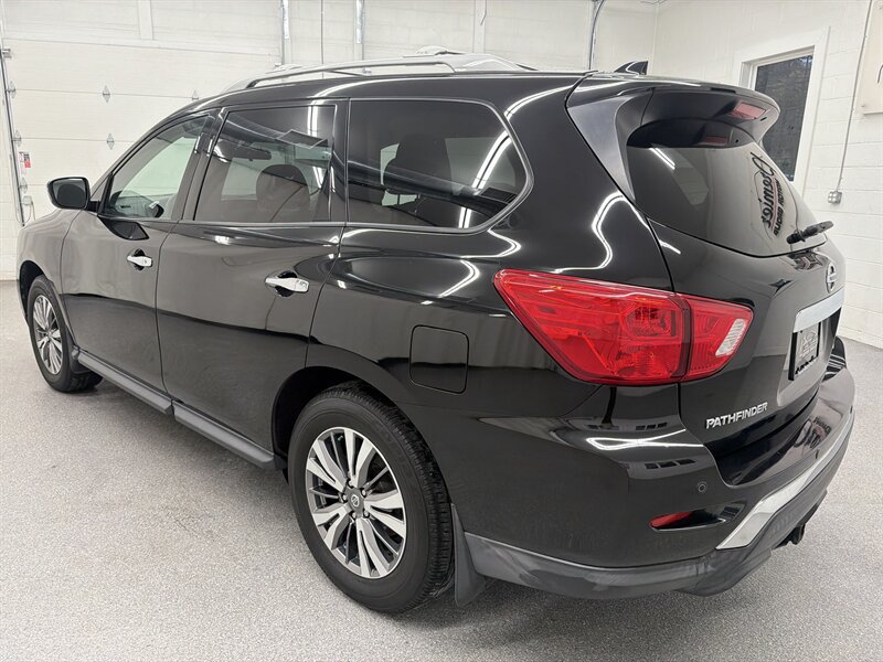 Used 2019 Nissan Pathfinder S AWD/4WD image 7