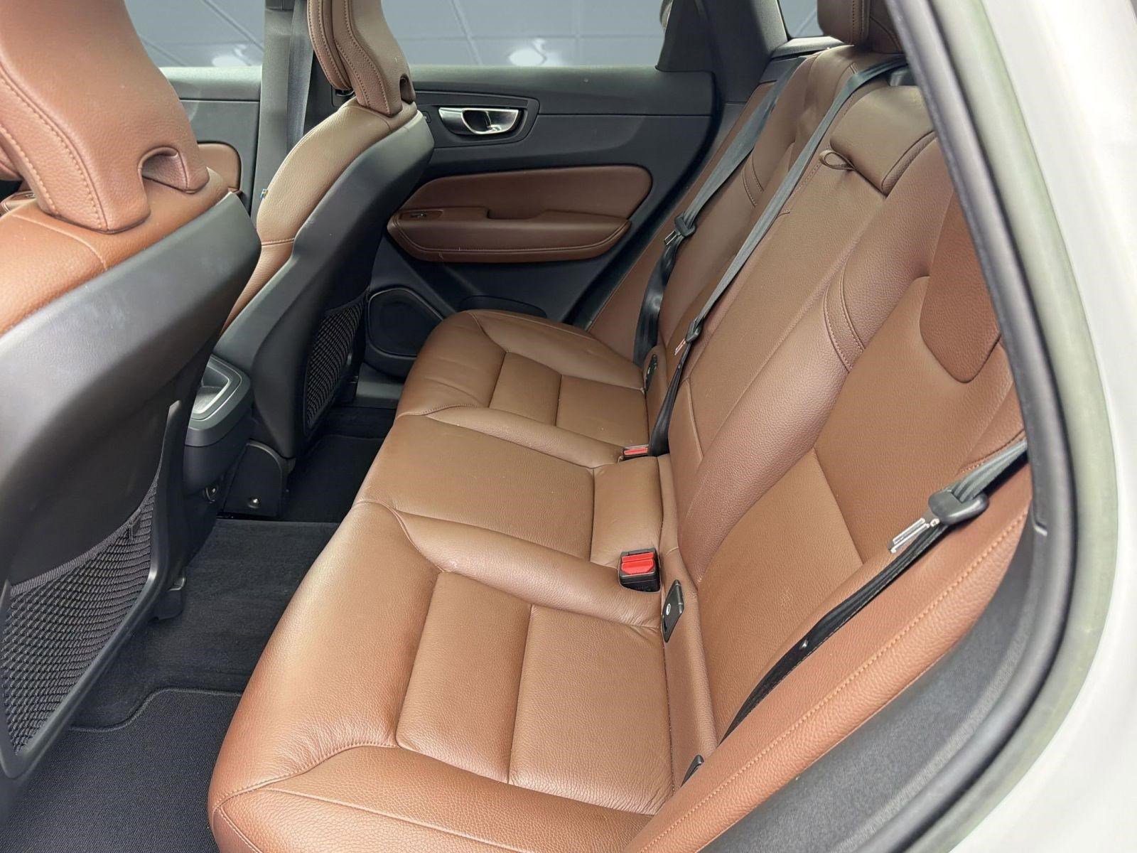 Certified 2023 Volvo XC60 B5 Plus w/ Protection Package Premier FWD image 14