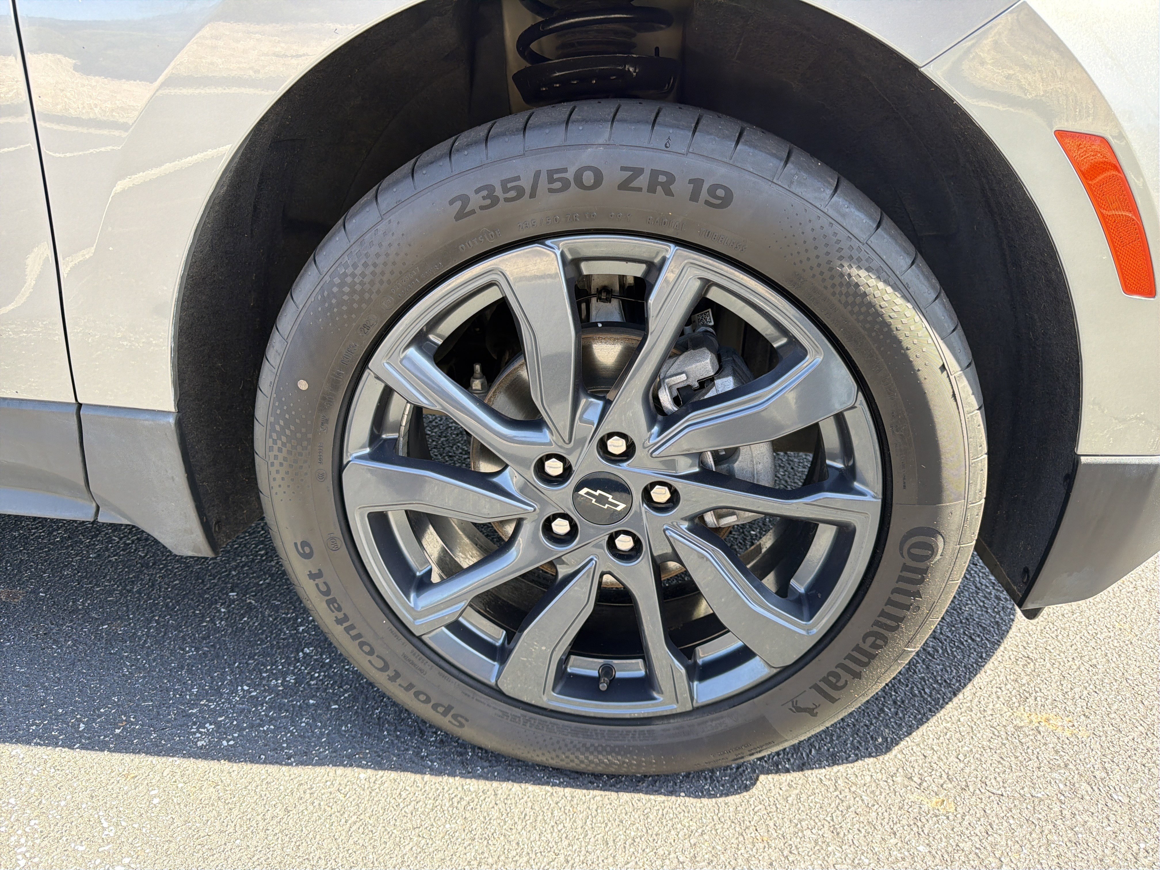 Used 2023 Chevrolet Equinox RS w/ RS Leather Package image 12