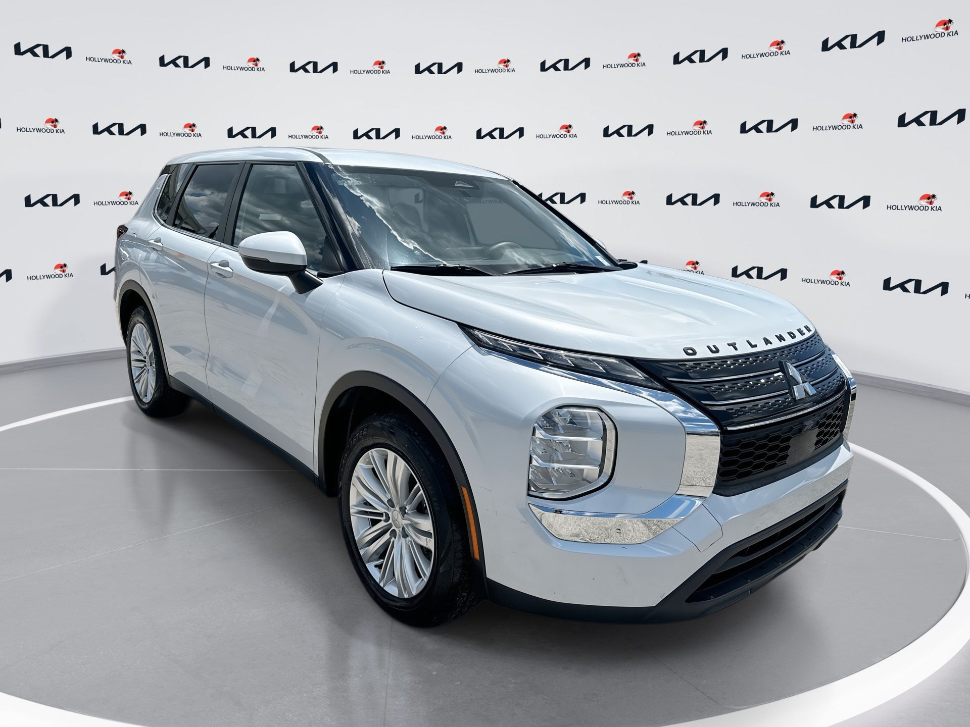 Used 2023 Mitsubishi Outlander ES