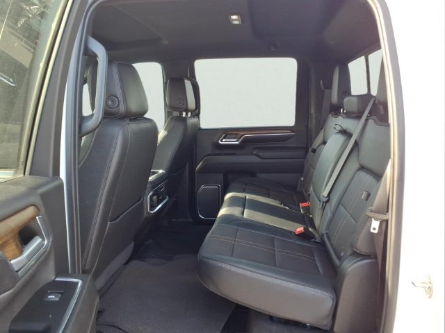 Used 2024 Chevrolet Silverado 3500 High Country w/ Technology Package AWD/4WD image 11
