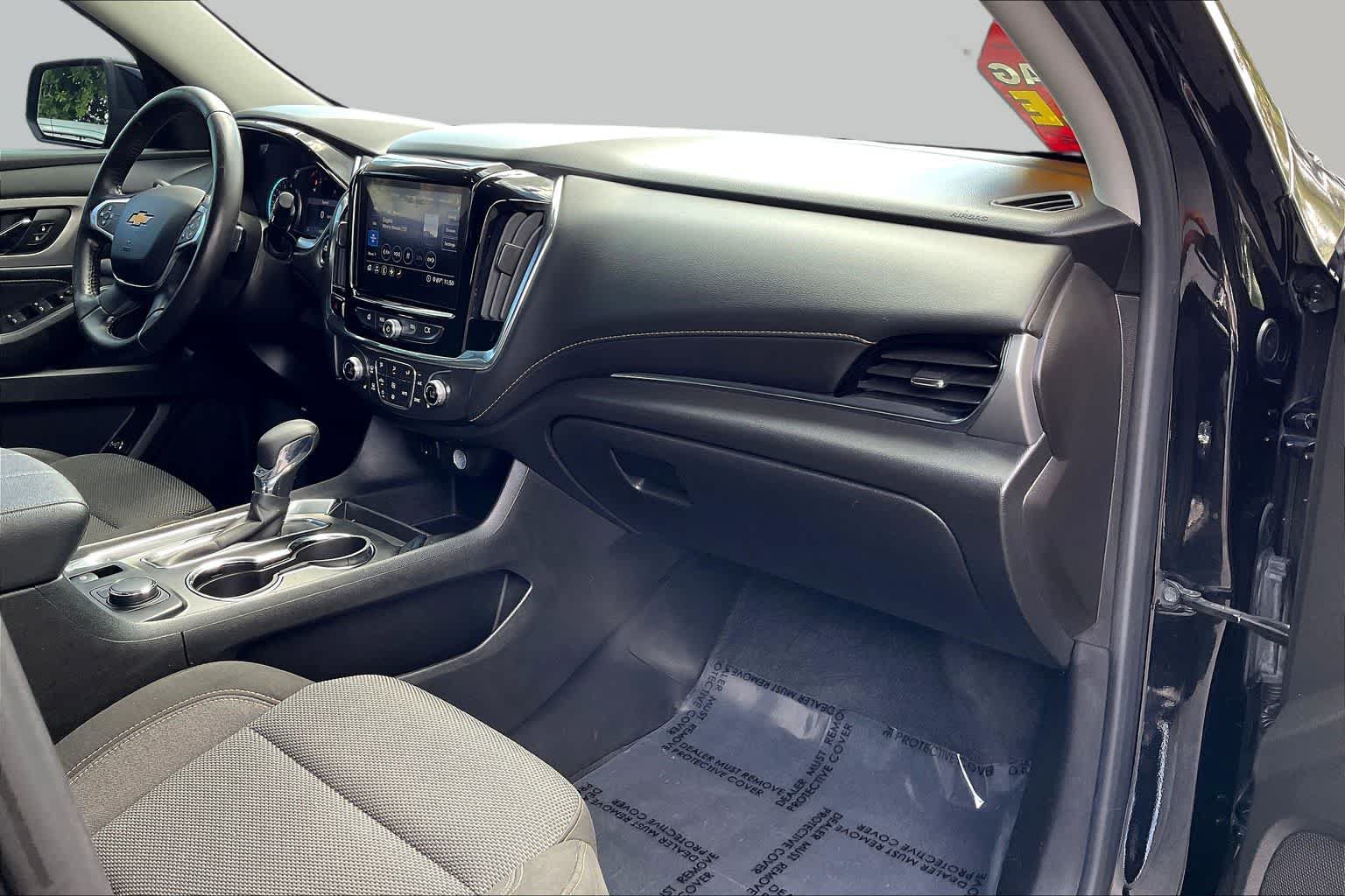 Used 2021 Chevrolet Traverse LT FWD image 16