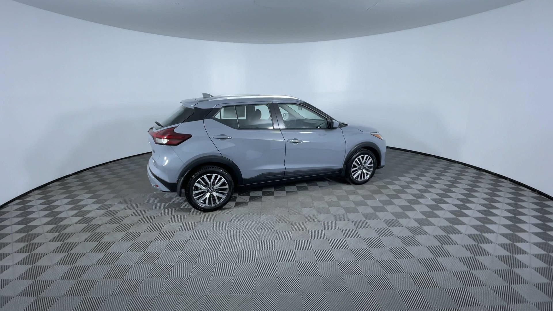 Used 2023 Nissan Kicks SV FWD image 9