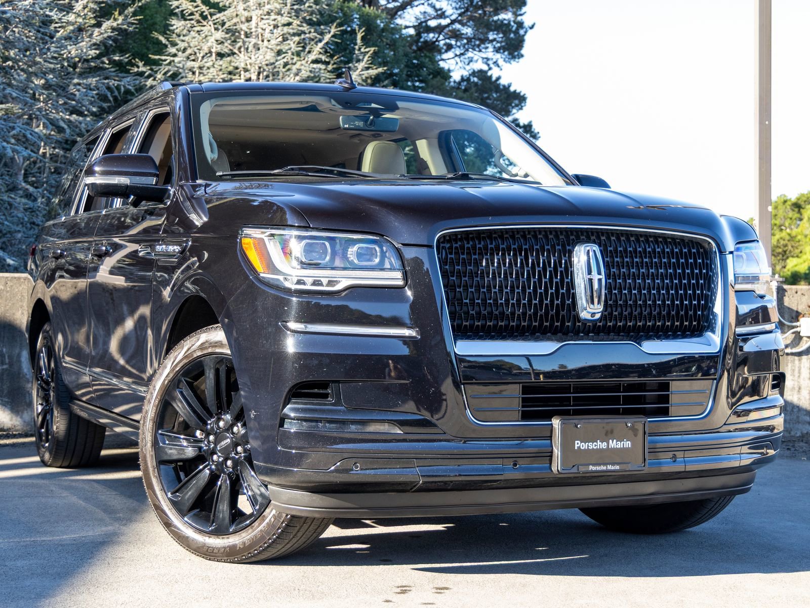Used 2023 Lincoln Navigator Reserve image 9