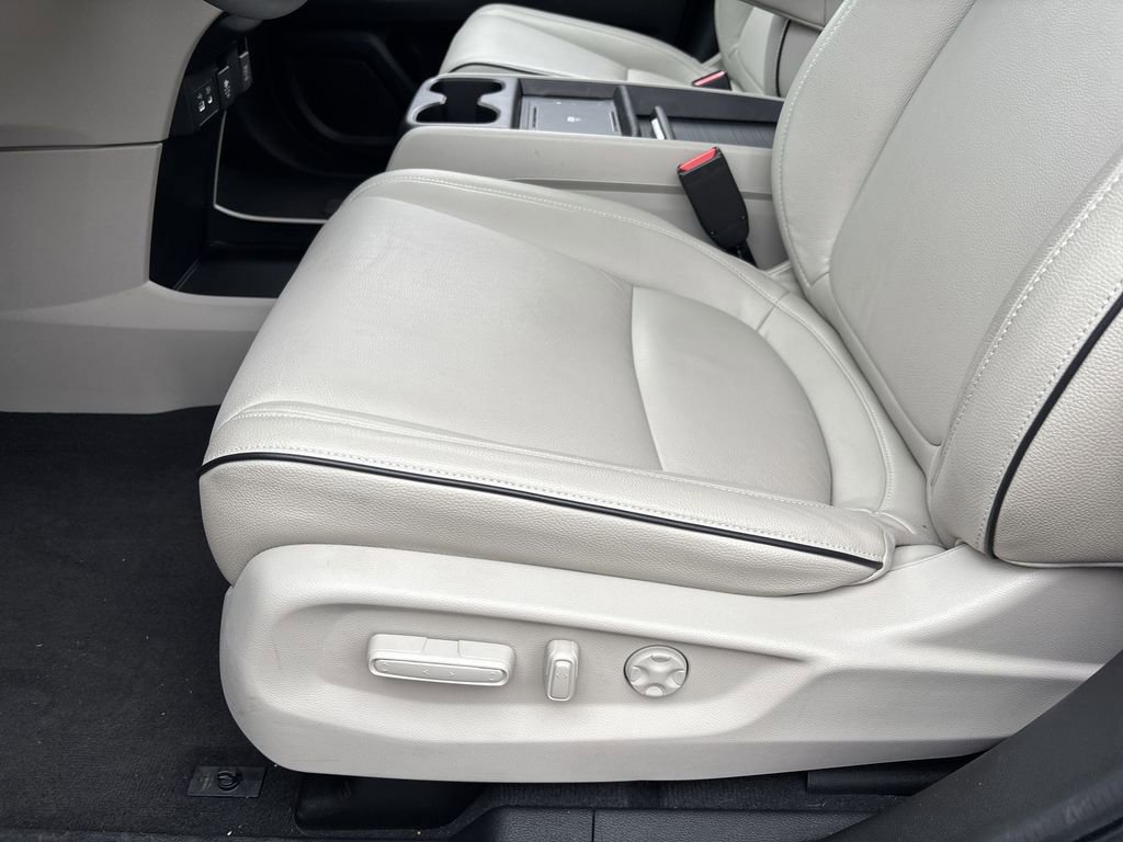 Used 2025 Honda Odyssey Touring image 20
