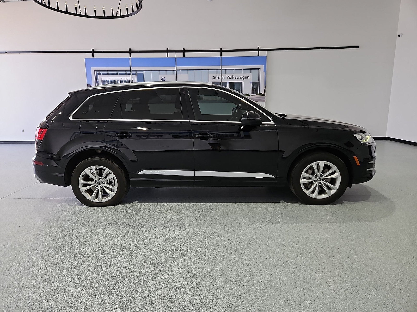 Used 2019 Audi Q7 3.0T Premium AWD/4WD image 9
