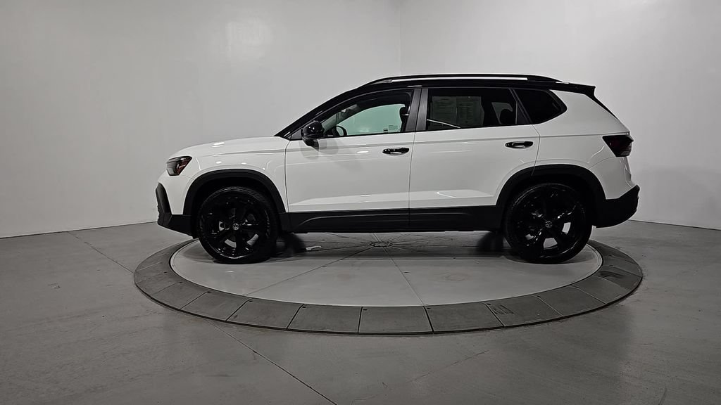 Certified 2026 Volkswagen Taos SE AWD/4WD video 2