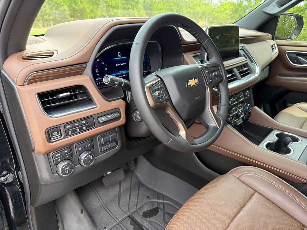 Used 2024 Chevrolet Tahoe High Country AWD/4WD image 30