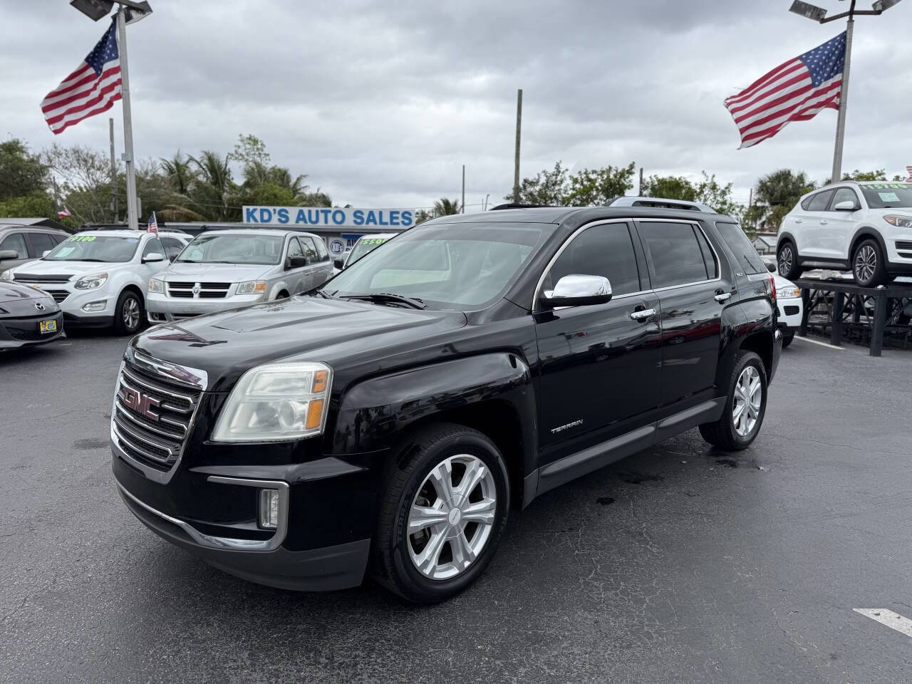 Used 2017 GMC Terrain SLT w/ Driver Alert Package I FWD image 4