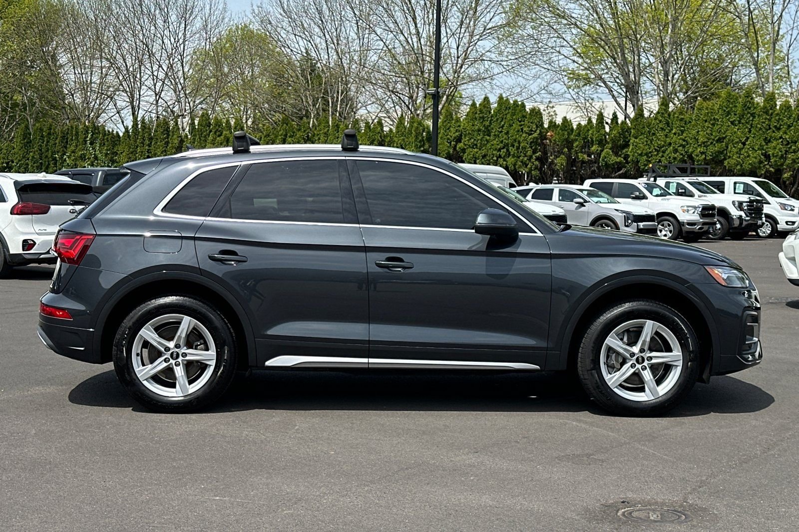 Used 2021 Audi Q5 2.0T Premium w/ Convenience Package AWD/4WD image 3