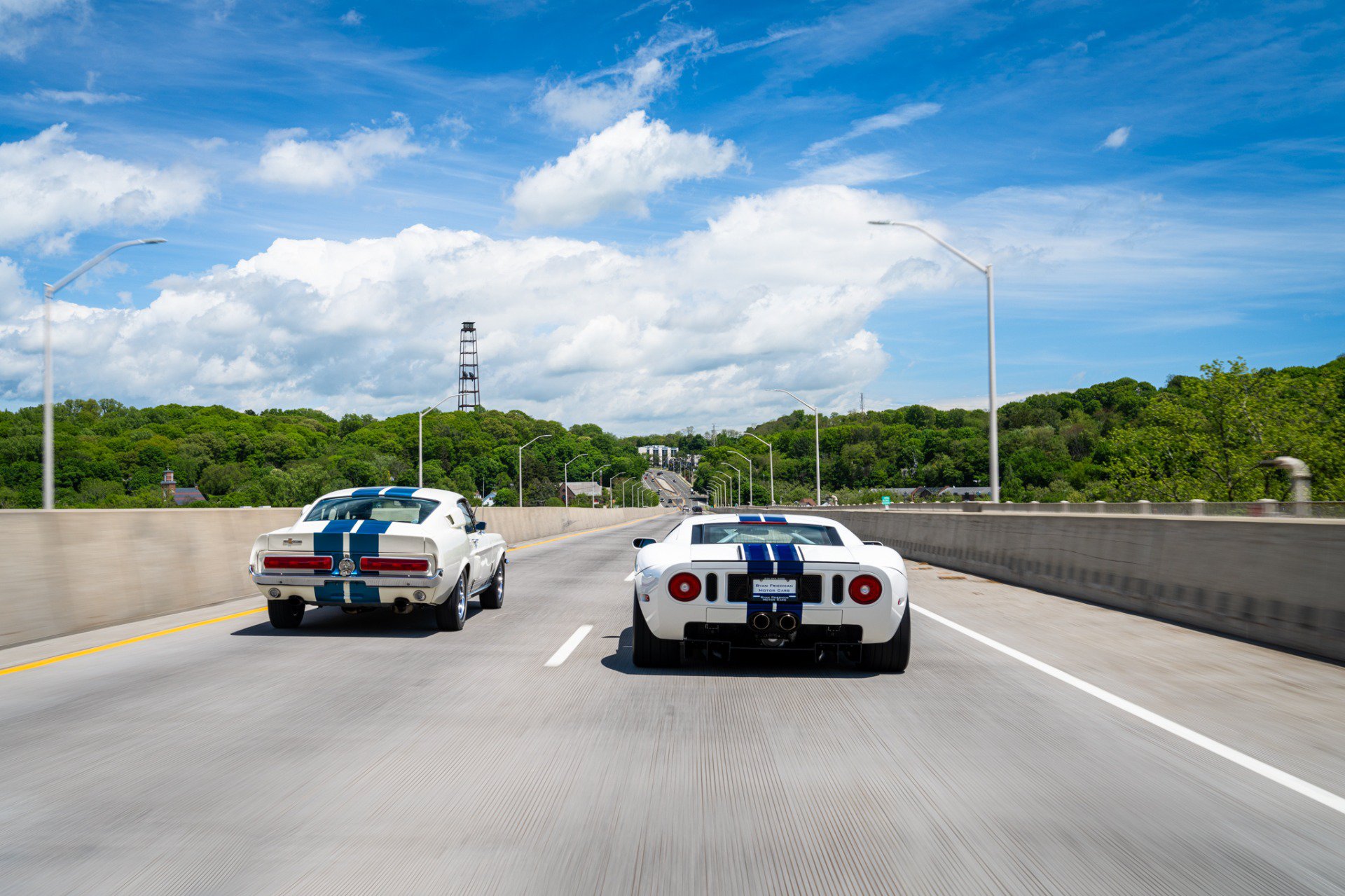 Used 2006 Ford GT RWD image 4