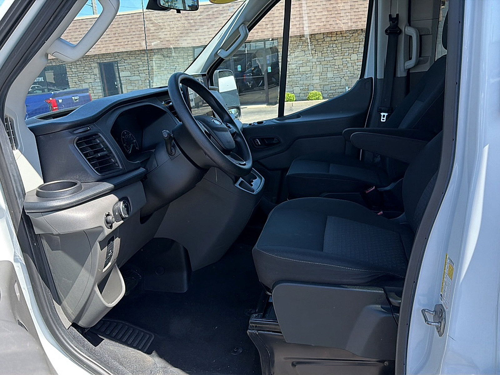 Used 2023 Ford Transit 350 XLT RWD image 21