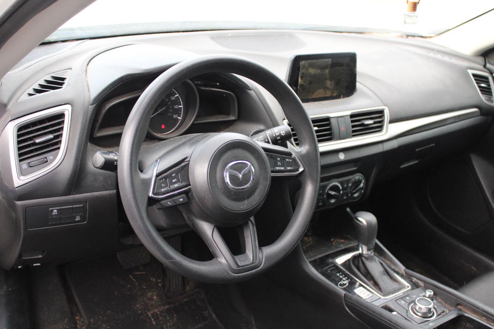 Used 2017 MAZDA MAZDA3 Sport FWD image 9