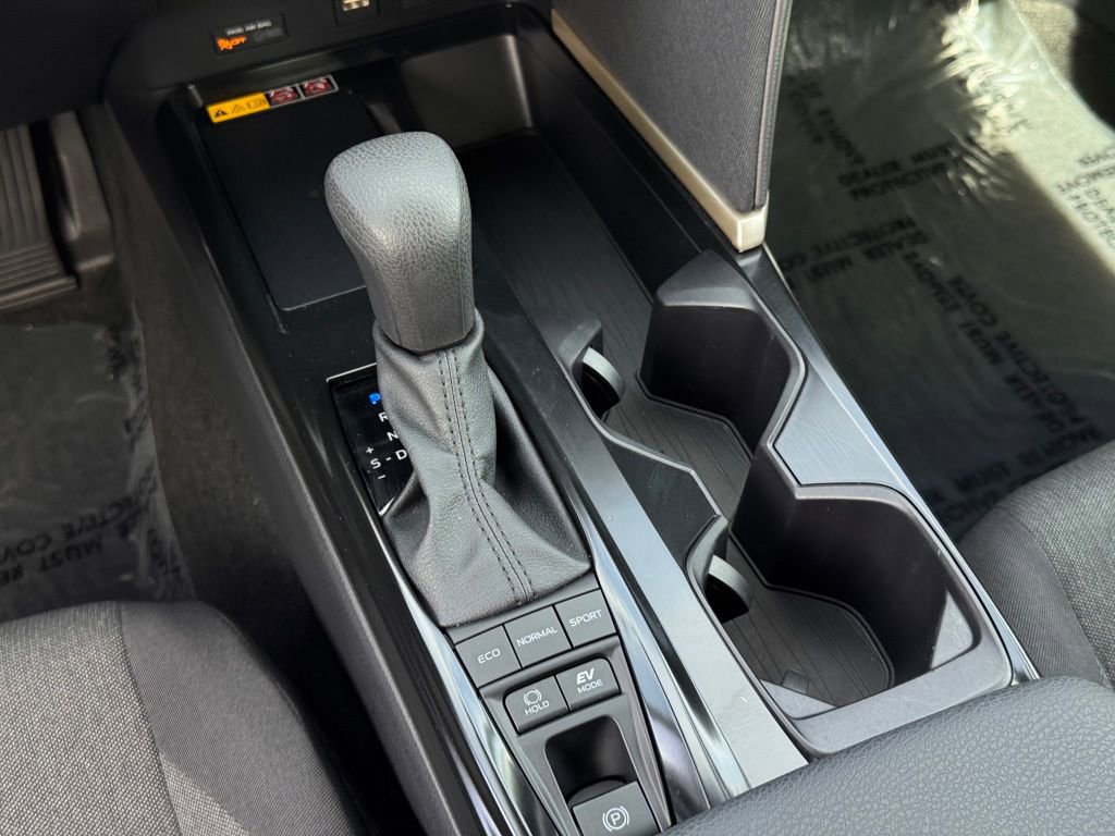 Used 2025 Toyota Camry LE w/ Convenience Package image 24