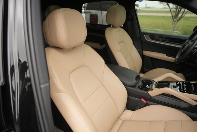 Used 2025 Porsche Cayenne Base image 20