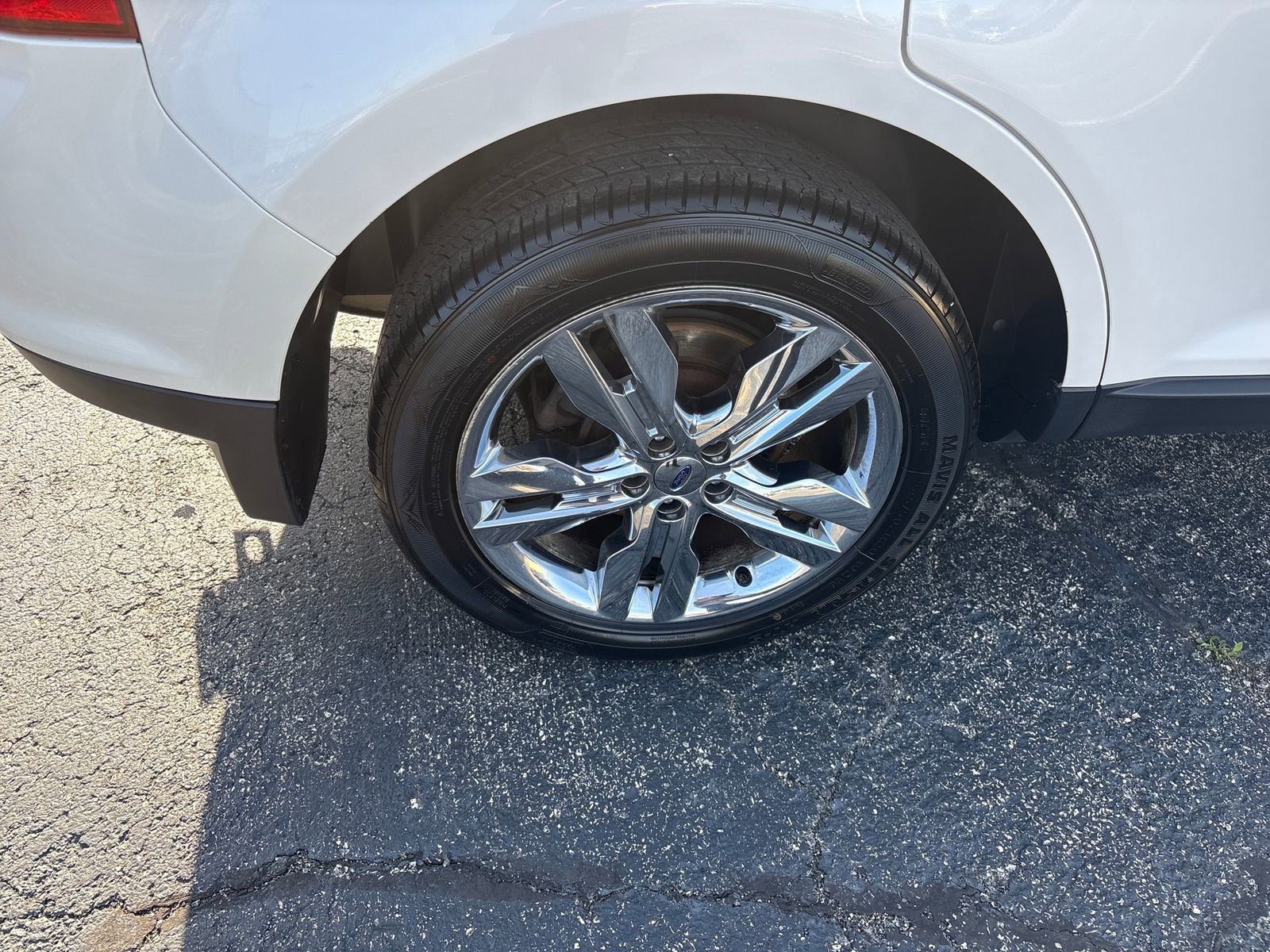 Used 2014 Ford Edge Limited w/ Equipment Group 301A AWD/4WD image 32