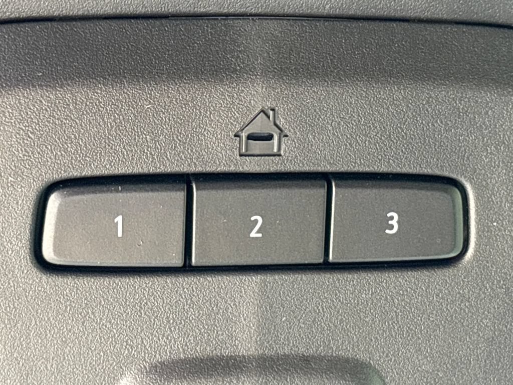 Used 2023 GMC Yukon Denali w/ LPO, Floor Liner Package AWD/4WD image 38