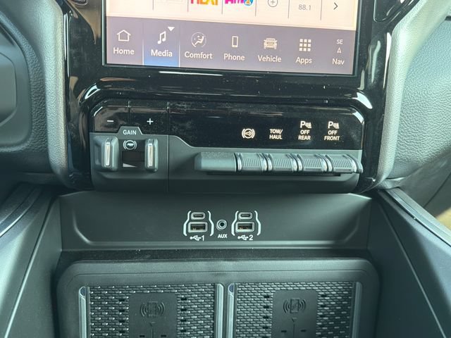 New 2026 RAM 2500 Big Horn AWD/4WD image 21