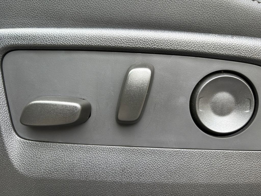 New 2025 Chevrolet Colorado LT w/ LT Convenience Package image 14