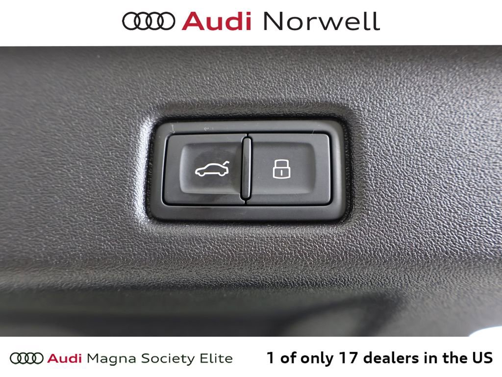 Certified 2025 Audi Q5 Premium Plus w/ Premium Plus AWD/4WD image 17