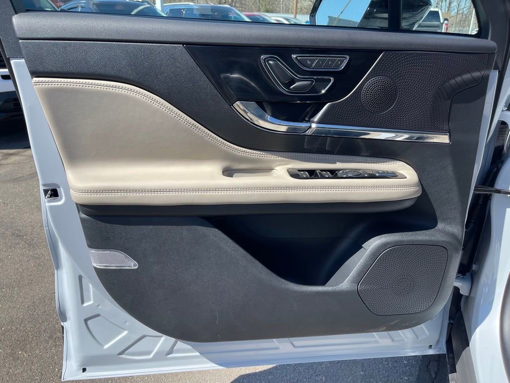 New 2026 Lincoln Corsair Reserve image 14