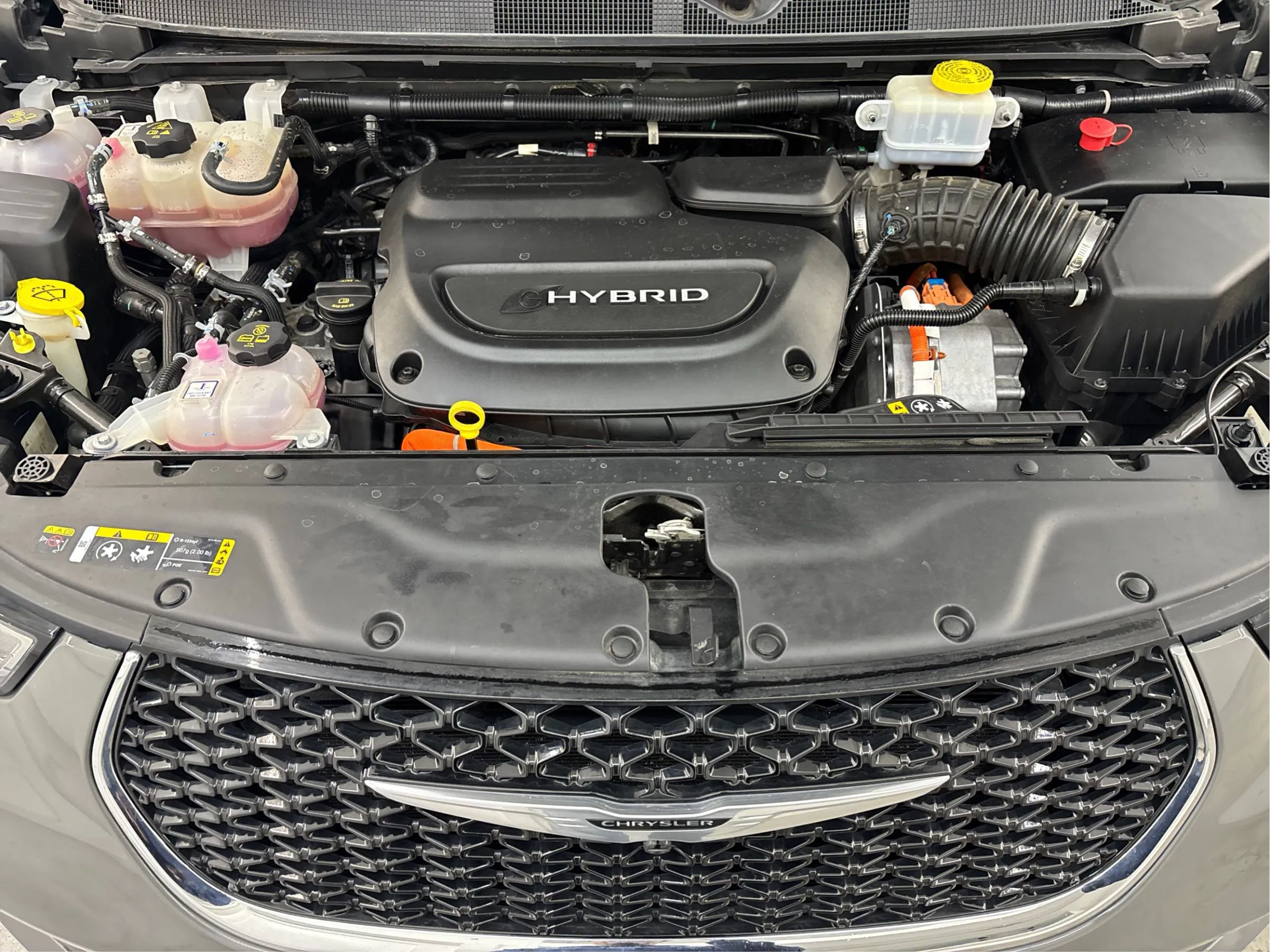 Used 2022 Chrysler Pacifica Limited w/ Uconnect Theater Family Group FWD image 31