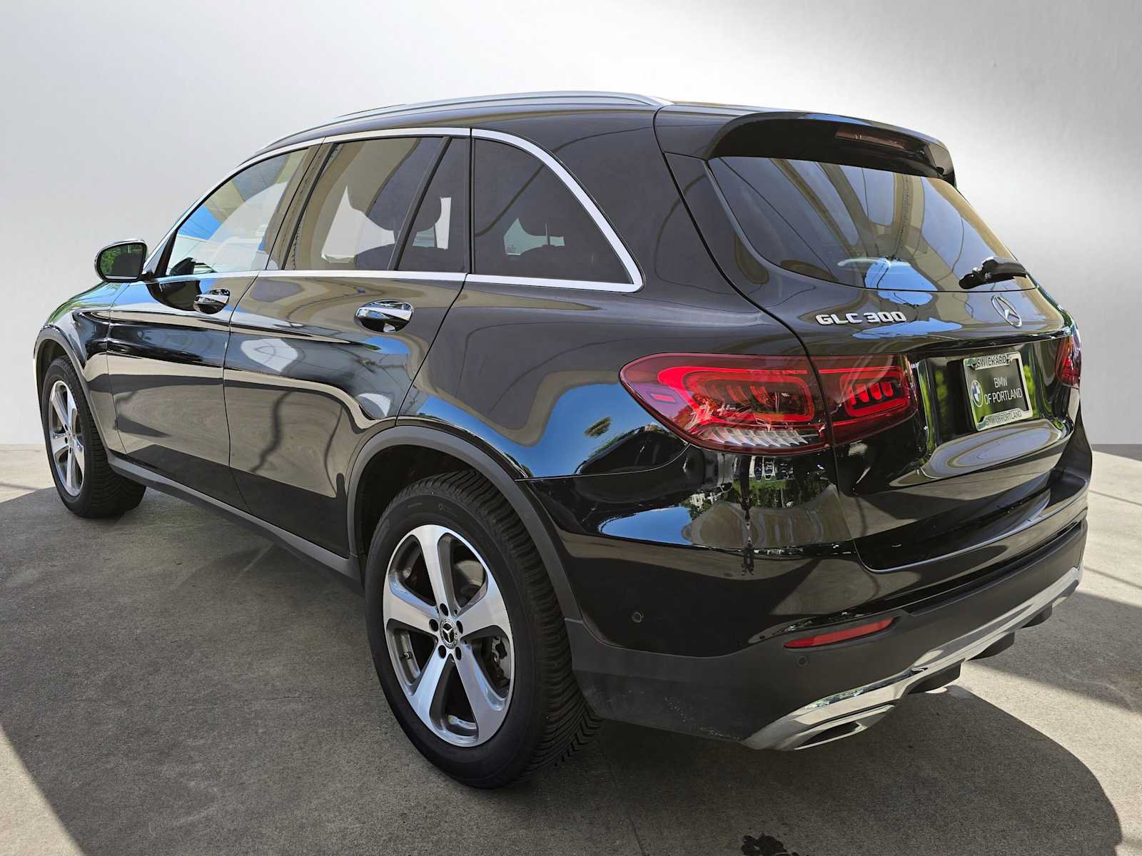Used 2021 Mercedes-Benz GLC 300 4MATIC image 5