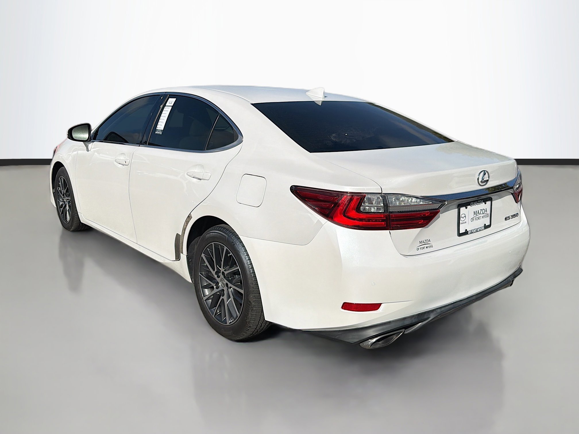 Used 2016 Lexus ES 350 w/ Luxury Package w/Wood Trim image 5