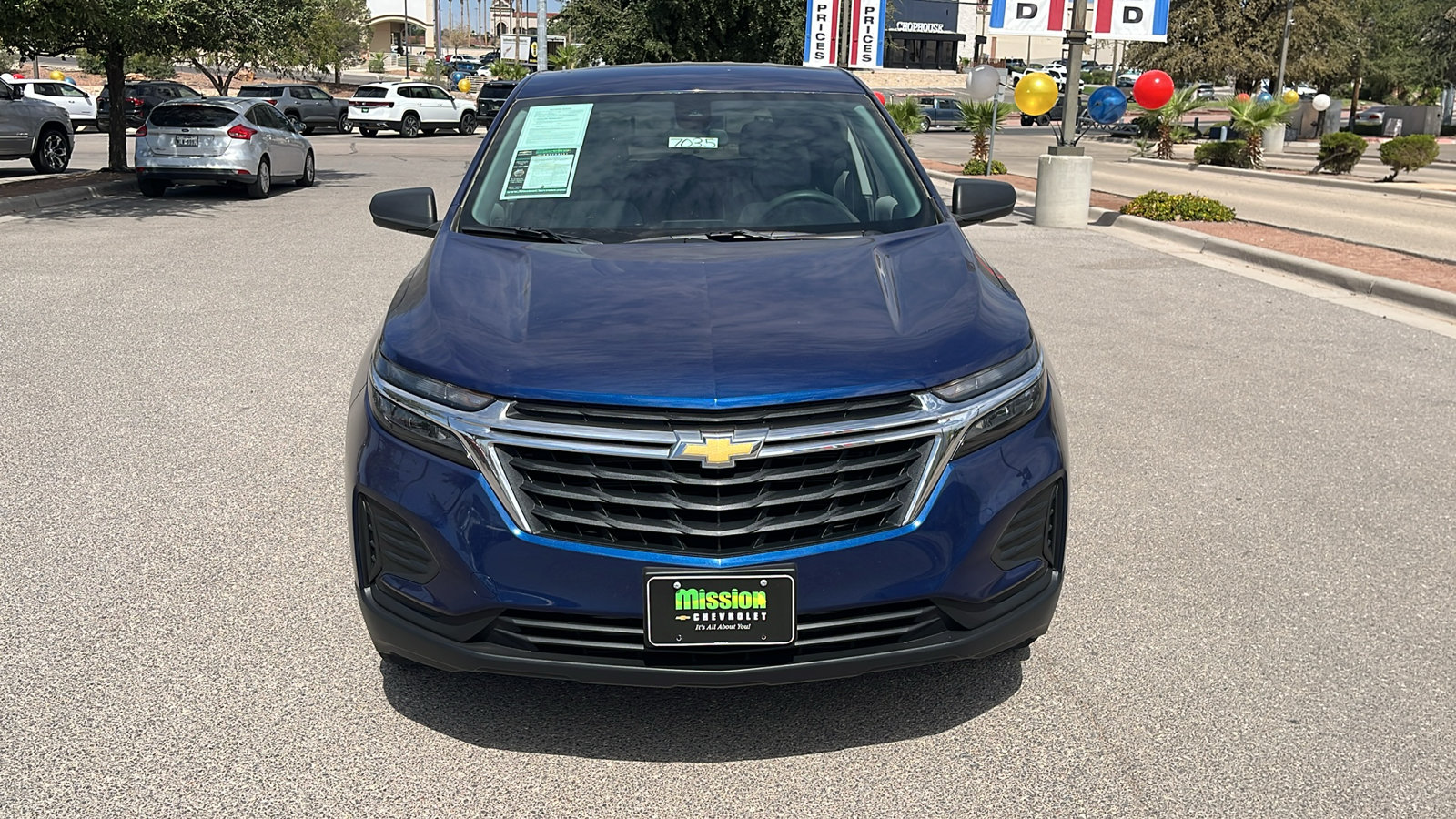 Used 2022 Chevrolet Equinox LS w/ LS Convenience Package AWD/4WD image 2