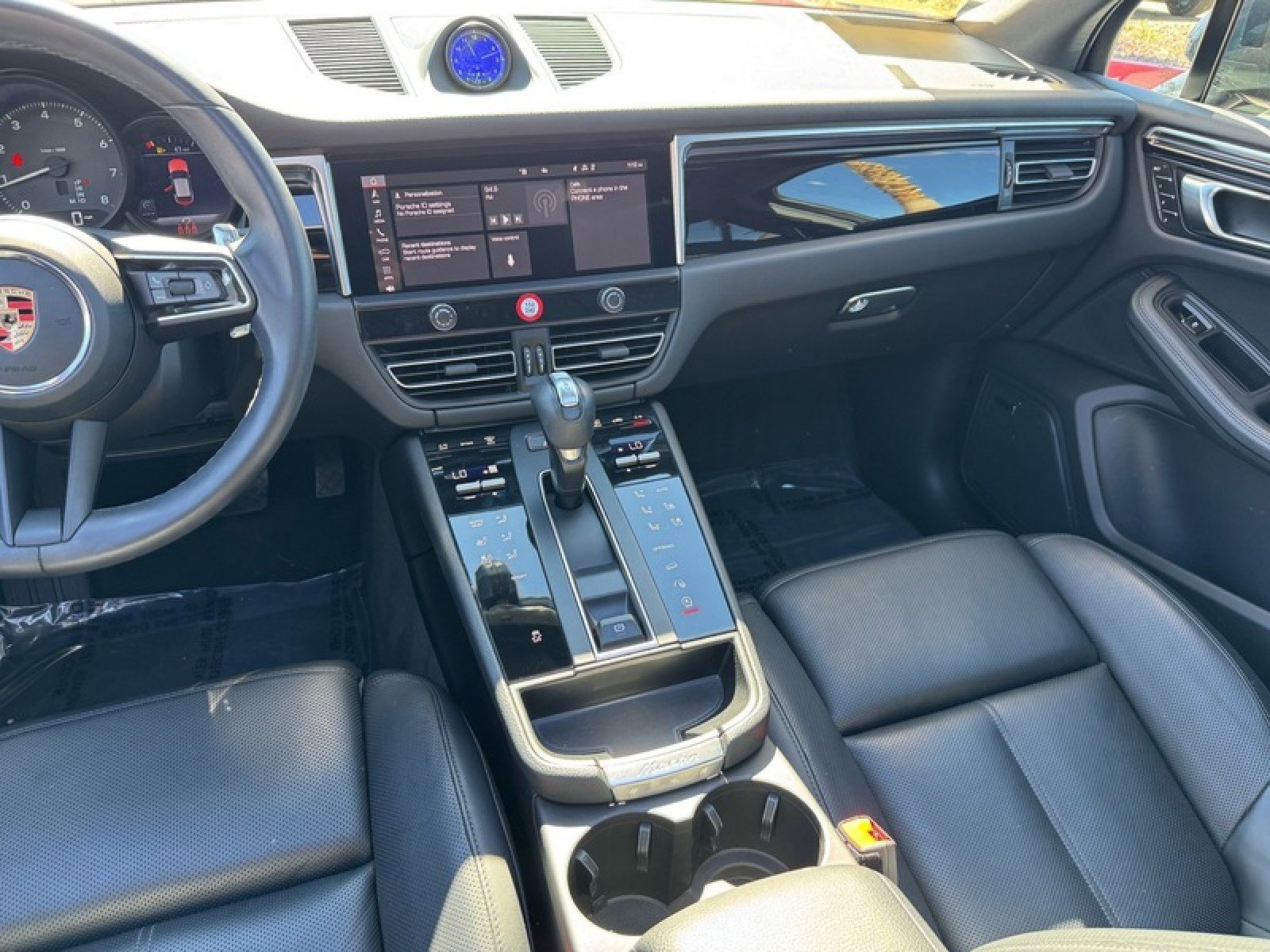 Used 2024 Porsche Macan image 18