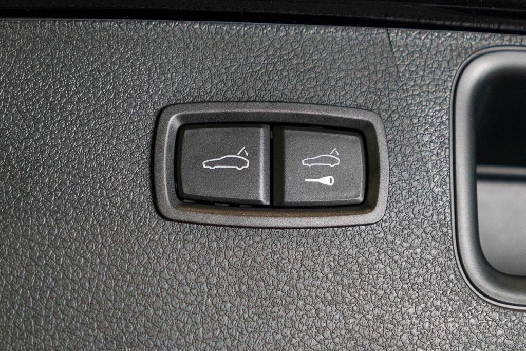 Certified 2026 Porsche Macan S AWD/4WD image 39