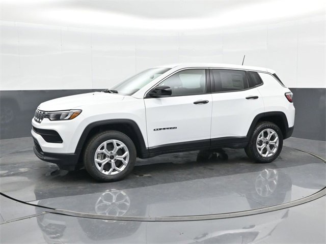 Used 2025 Jeep Compass Sport image 9