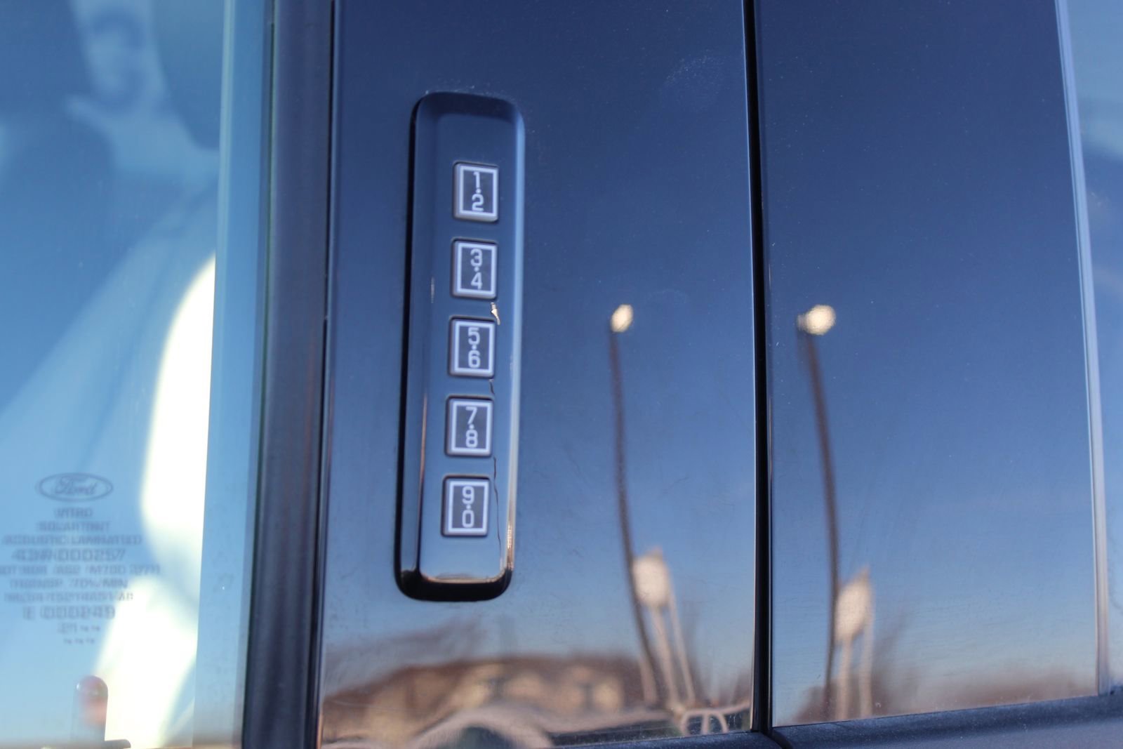 Used 2022 Ford F250 Lariat w/ Lariat Value Package image 5