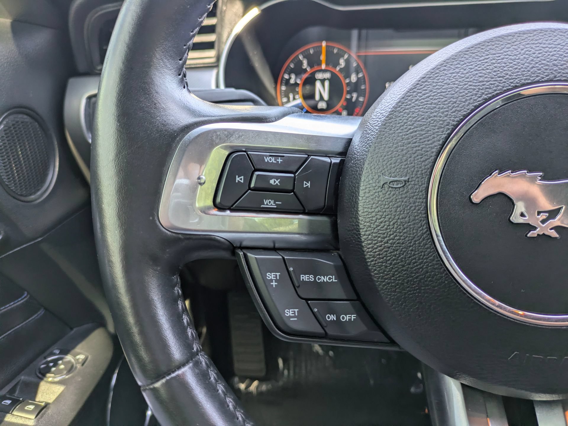 Used 2019 Ford Mustang GT Premium w/ Equipment Group 401A RWD image 28