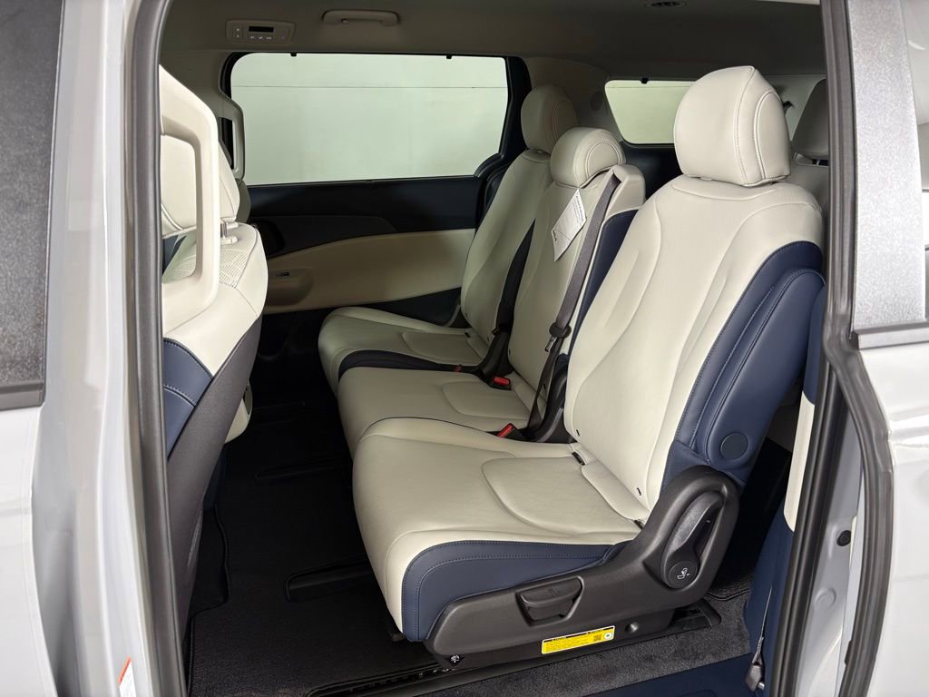 New 2026 Kia Carnival EX image 41
