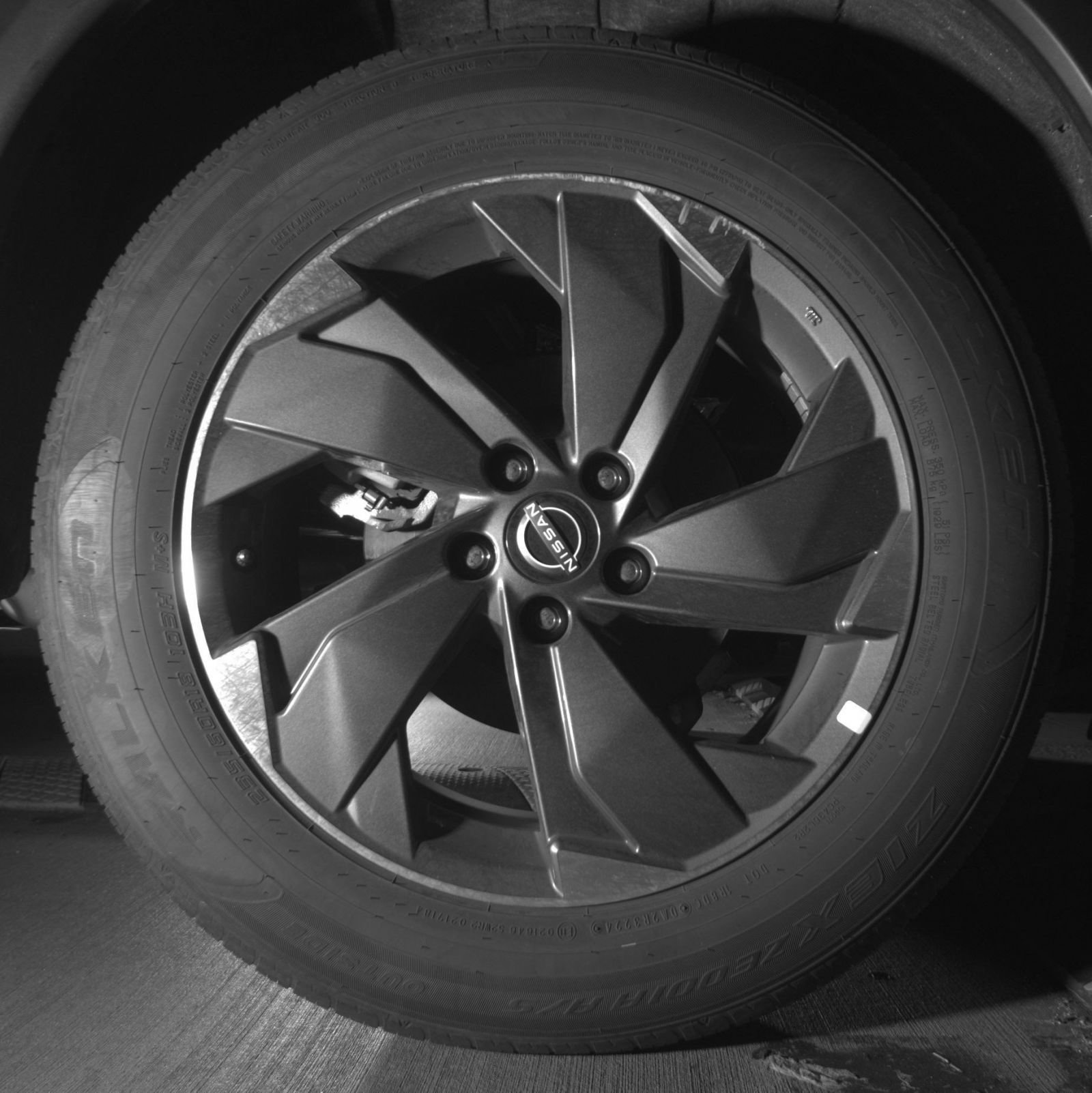 Used 2025 Nissan Rogue SV FWD image 18