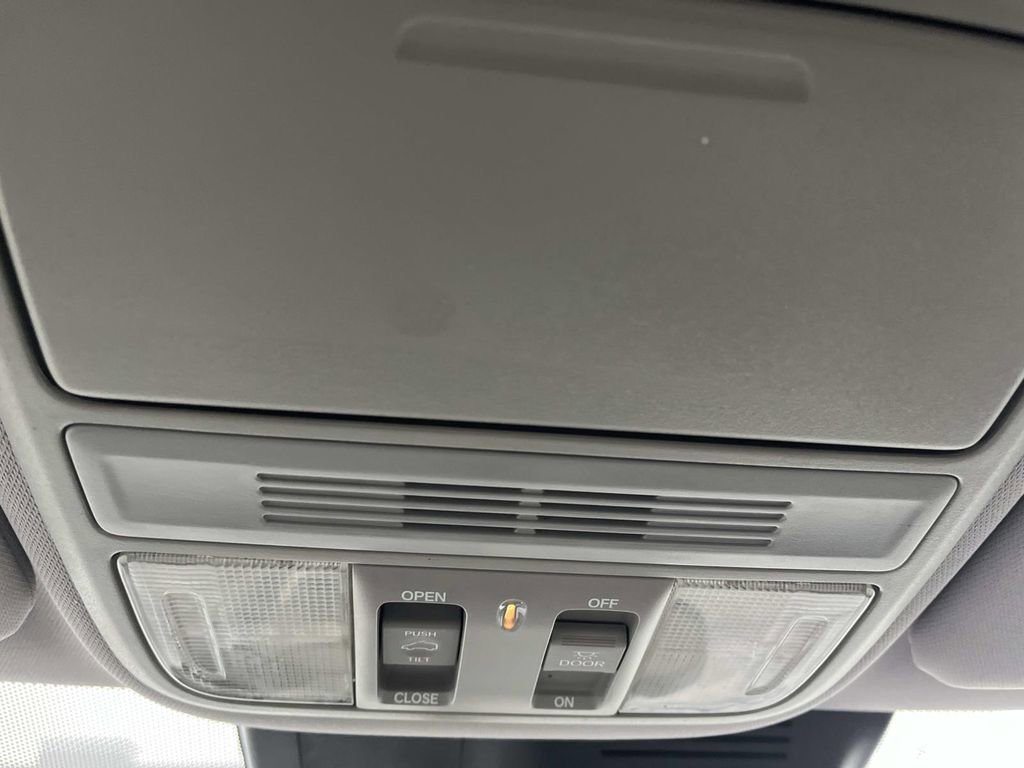 Used 2017 Honda CR-V EX image 16