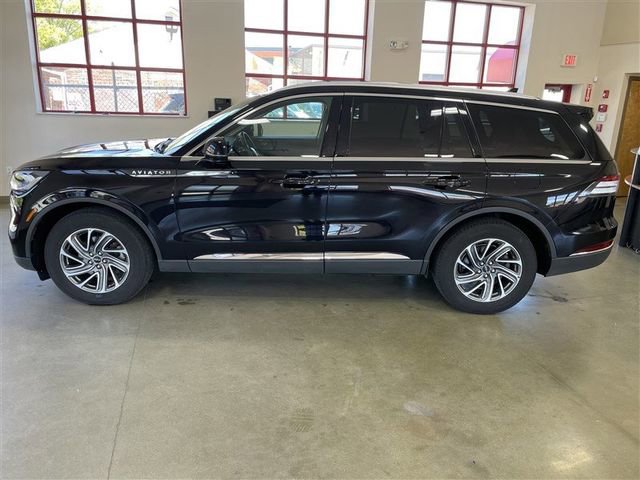 Used 2023 Lincoln Aviator AWD image 4