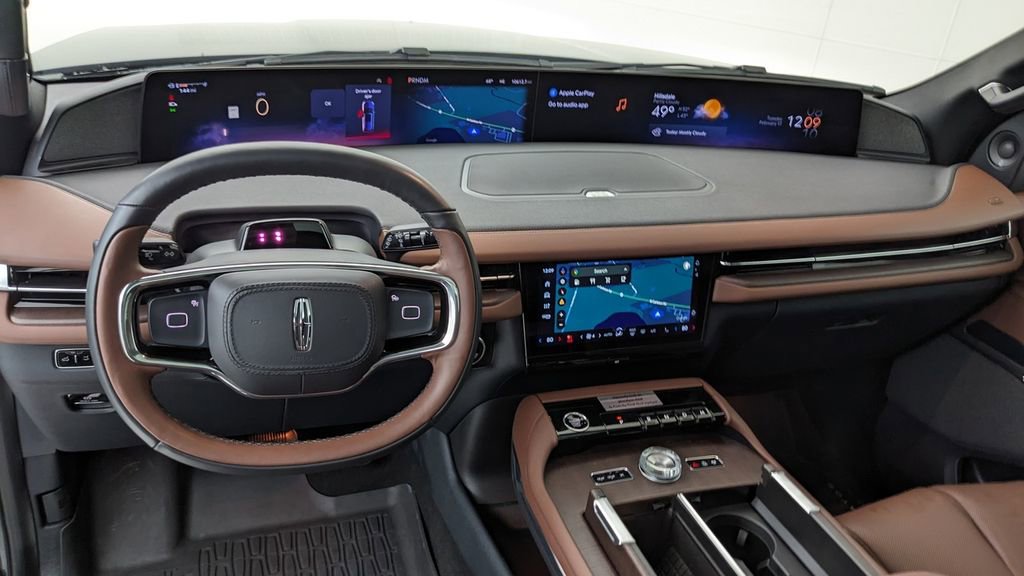 Used 2025 Lincoln Navigator L Reserve image 4