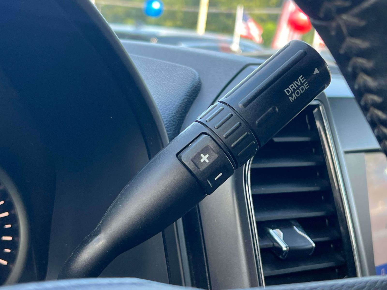 Used 2020 Ford F150 XLT w/ Equipment Group 302A Luxury AWD/4WD image 11