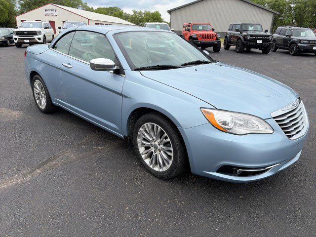 Used 2013 Chrysler 200 Limited FWD image 7
