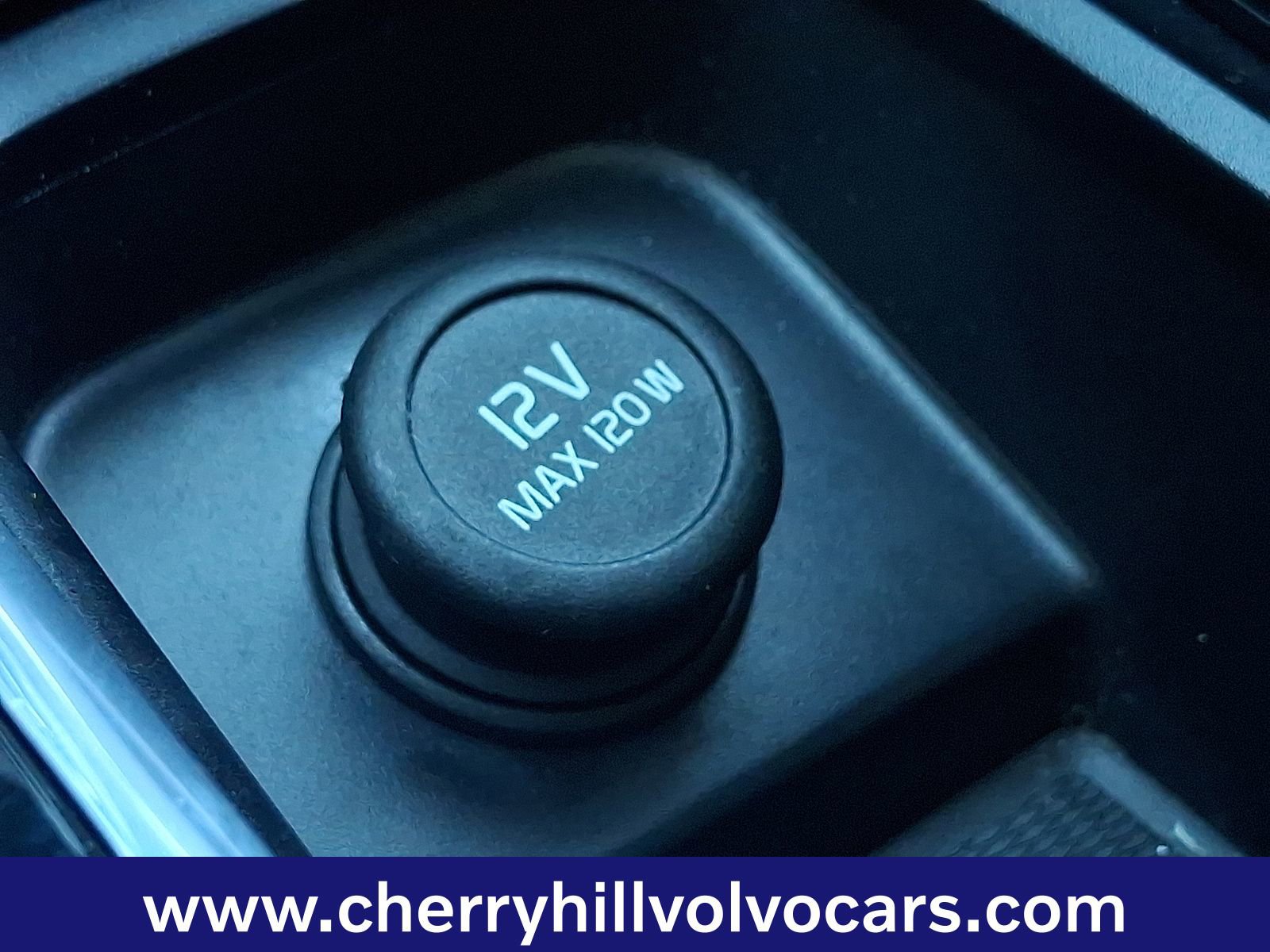 Certified 2024 Volvo XC60 T8 Plus w/ Protection Package Premier image 25