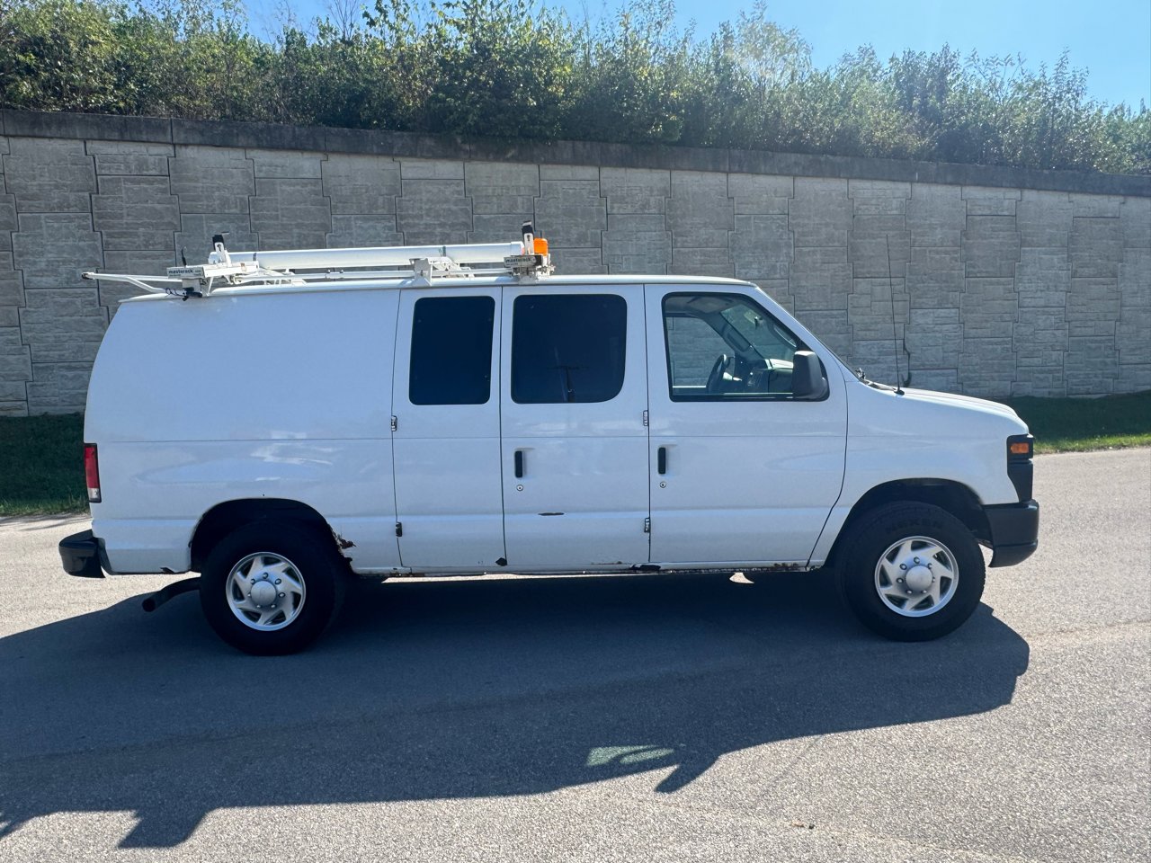 Used 2013 Ford E-250 and Econoline 250 w/ PWR Group image 2
