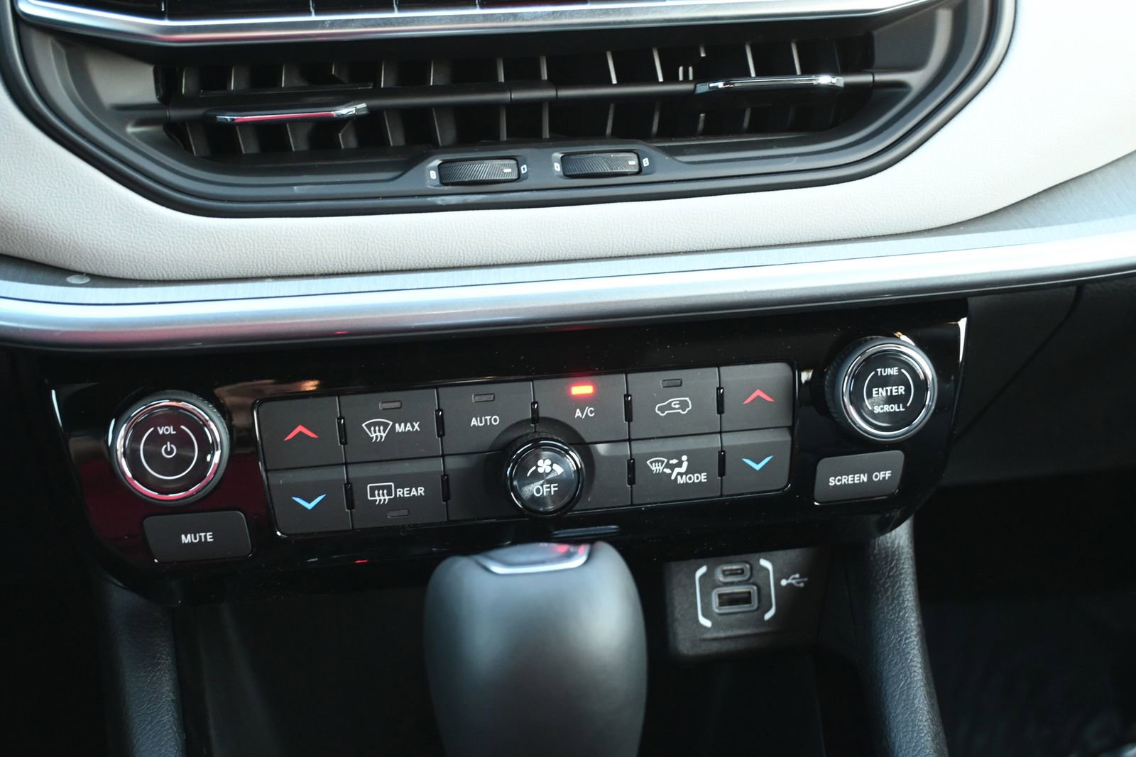 New 2026 Jeep Compass Limited w/ Sun, Sound & Navigation Group image 13