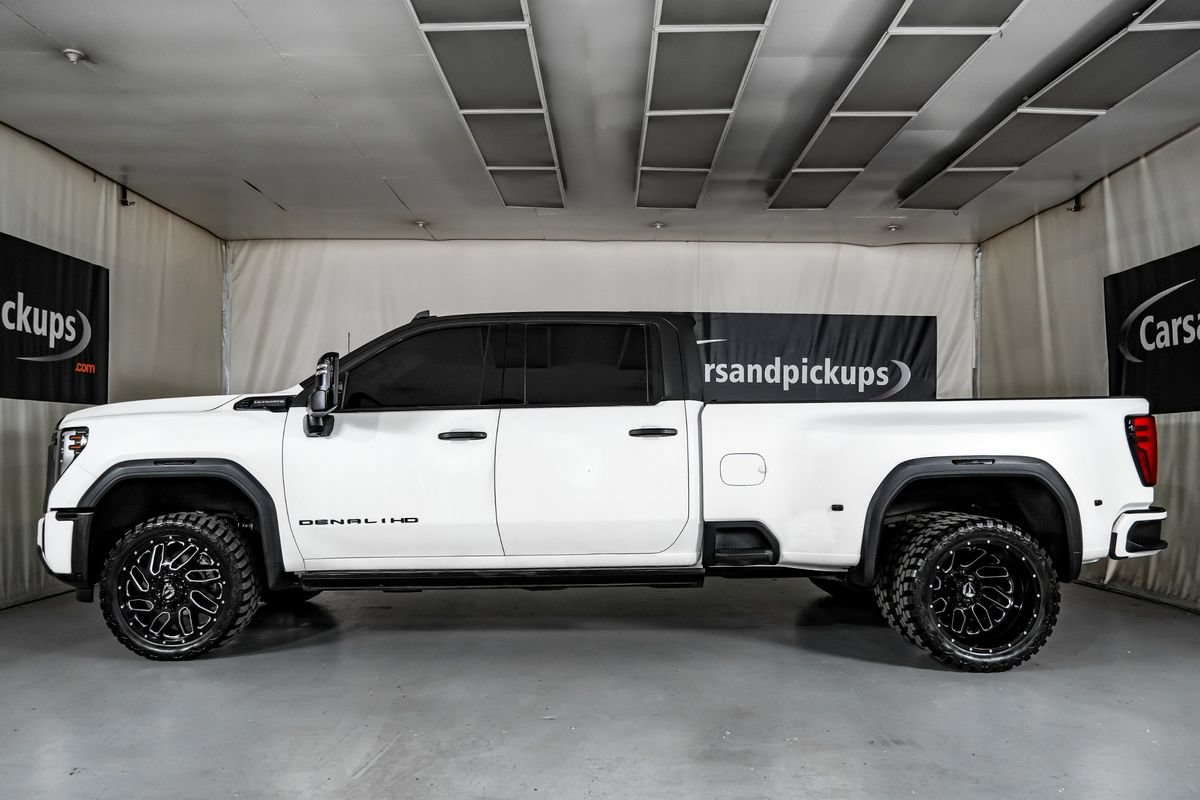 Used 2024 GMC Sierra 3500 Denali Ultimate AWD/4WD image 11