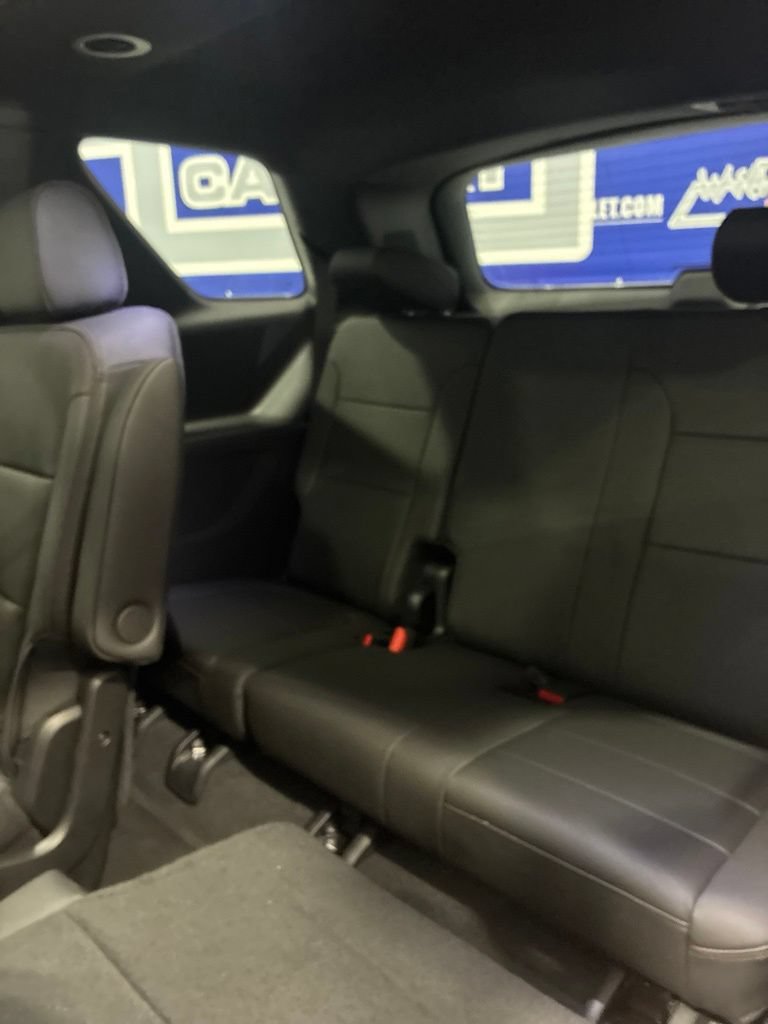 Used 2023 Chevrolet Traverse High Country w/ LPO, Floor Liner Package AWD/4WD image 38