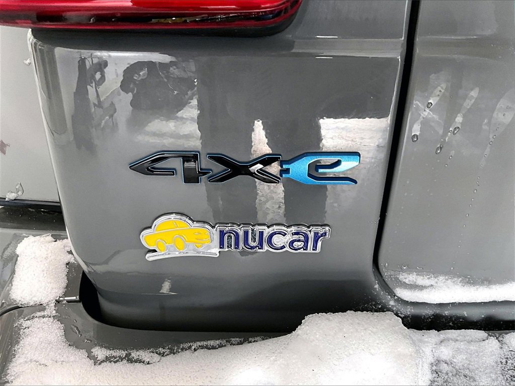 Used 2022 Jeep Wrangler Unlimited Sahara image 28