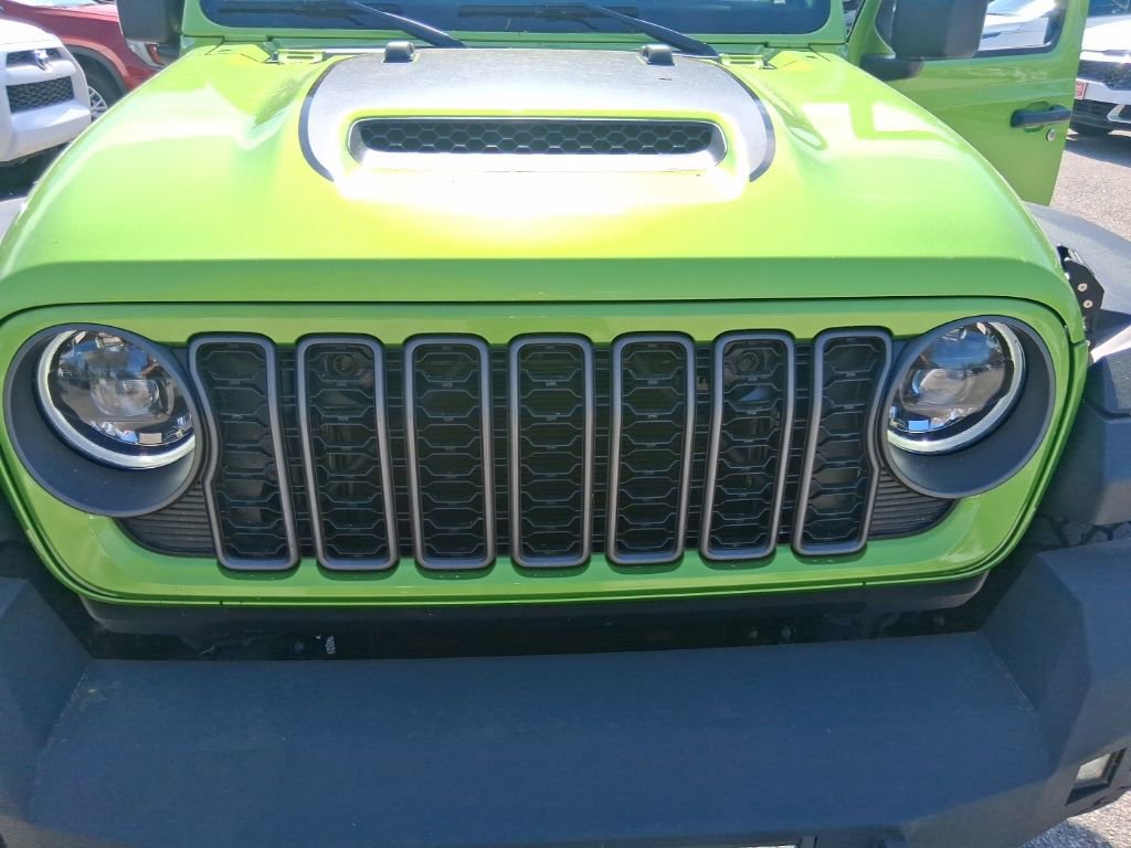 Used 2025 Jeep Gladiator Mojave w/ Convenience Group AWD/4WD image 20